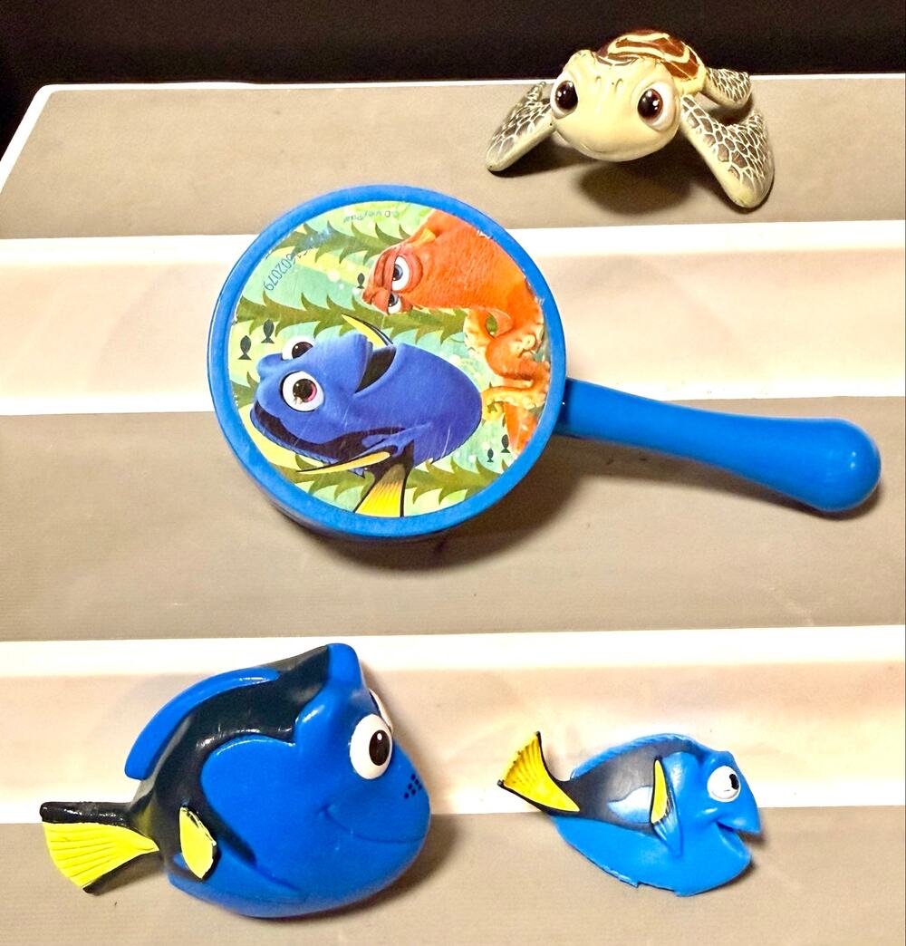 Disney Pixar Finding Dory toys 2 Dory fish, tambourine & Squirt toys